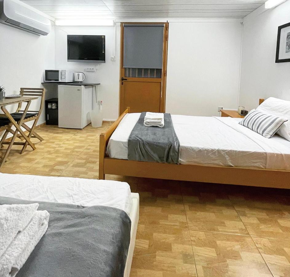 Comfortable, Modern Studio Apartment Протарас Экстерьер фото